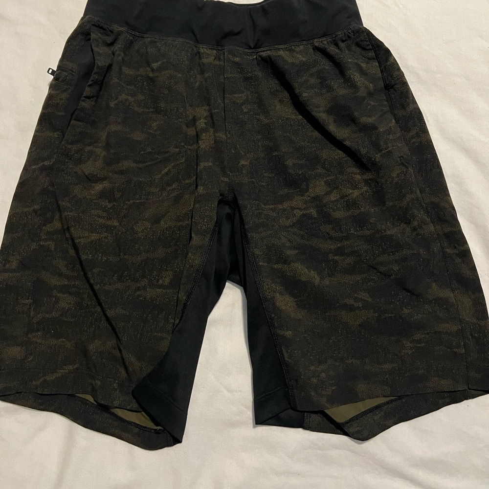CAMO LULU MEN SHORTS LINER LESS